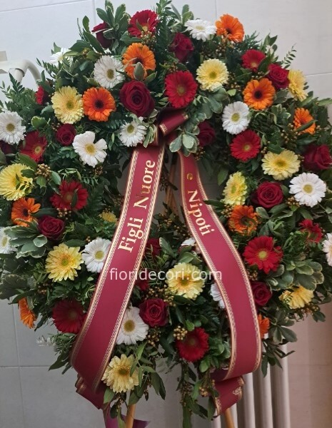 Corona funebre con fiori freschi assortiti, colorata